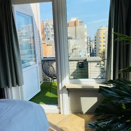 Prado Next Door Hotel