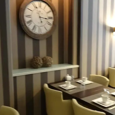 Otel Prado Next Door 3*