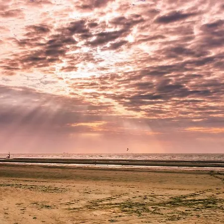 Hotel Prado Next Door