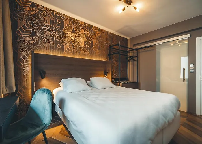 Prado Next Door Готель