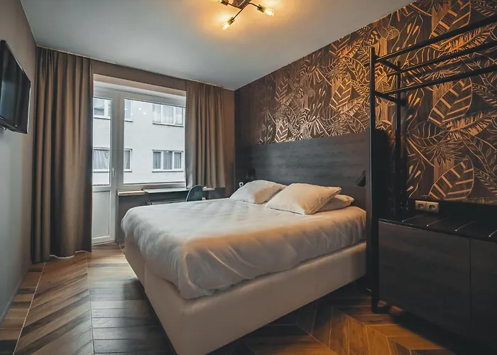 Prado Next Door 酒店 3*