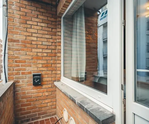 Prado Next Door Готель Остенде