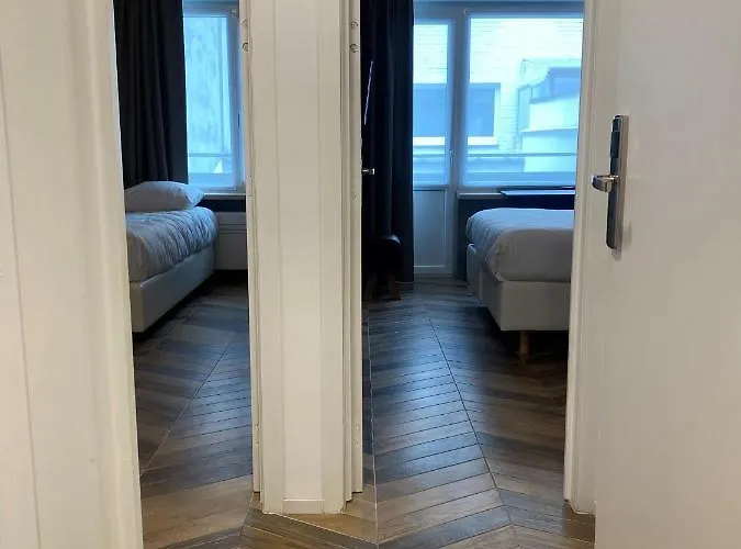 Prado Next Door Готель 3*