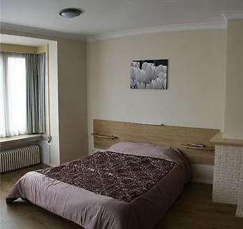 Prado Next Door Готель