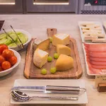 Prado Next Door 酒店