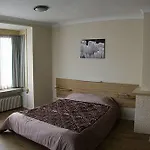 Prado Next Door 酒店